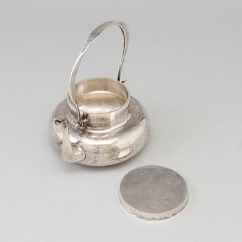 A silver teapot by Ove Bohlin, Stockholm 1968. Weight ca 564 grams.