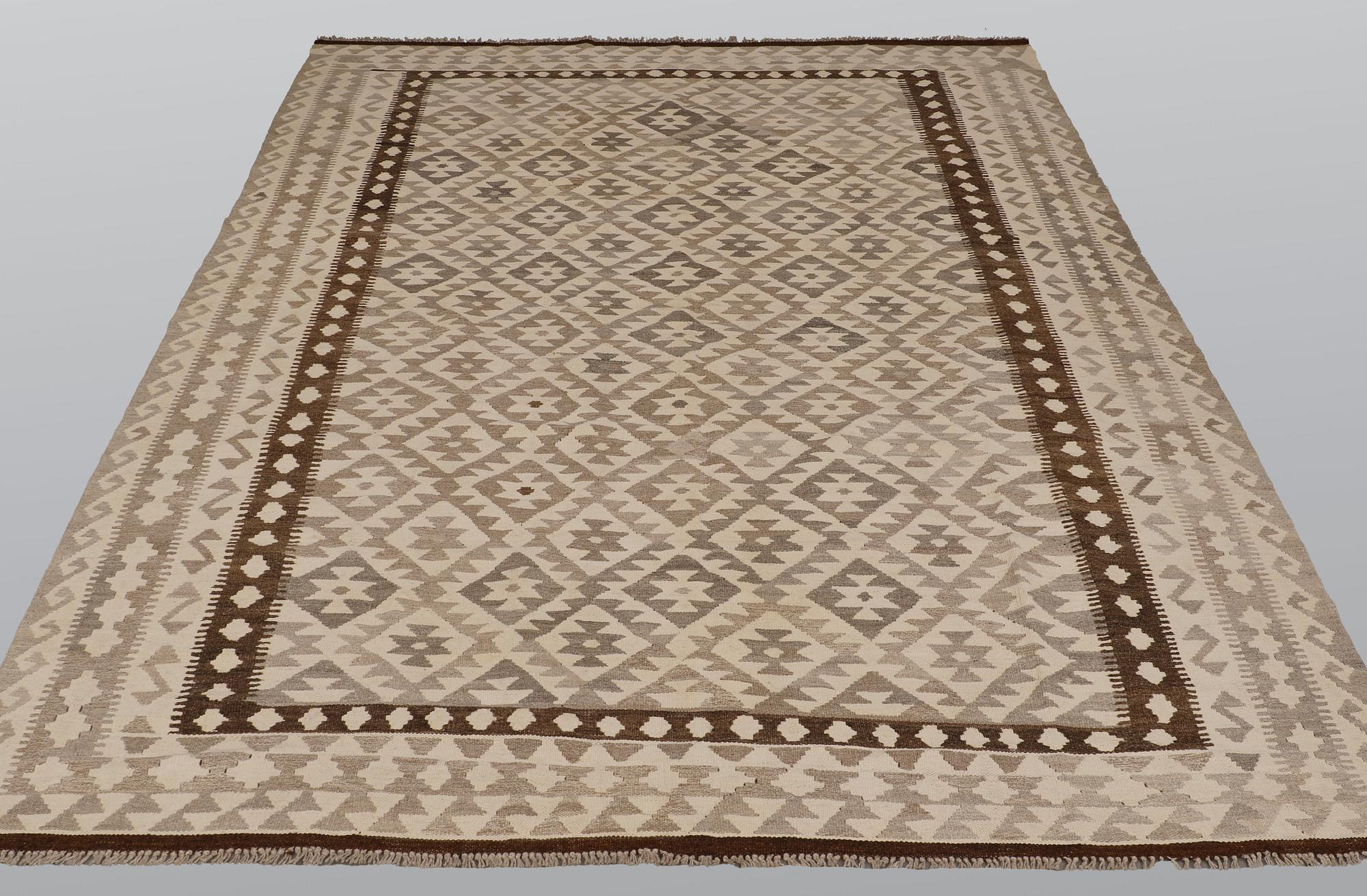 Matto, kilim, ca 287 x 201 cm.