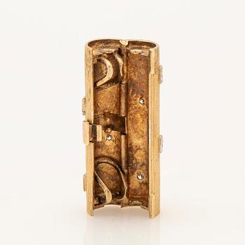 Ole Lynggaard, Pendant, 18K gold and diamonds.