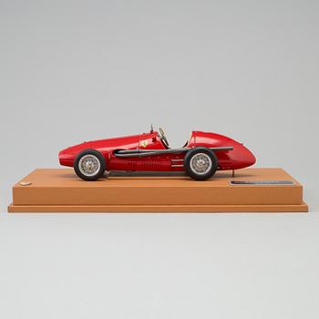 FERRARI, modell av Ferrari 500 F2, CMC,  i låda.