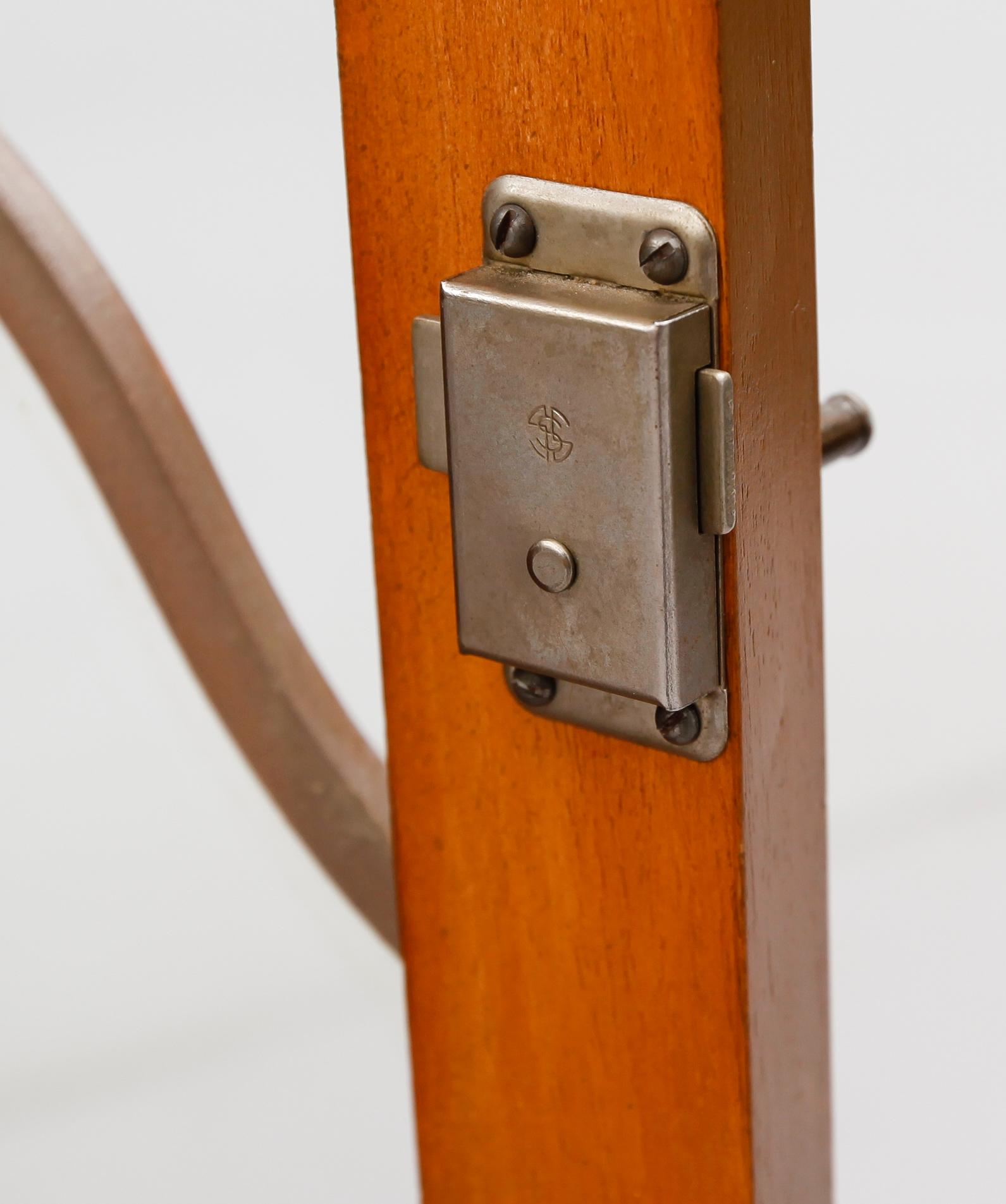 VITRINSKÅP, England, 1900-talets första hälft.