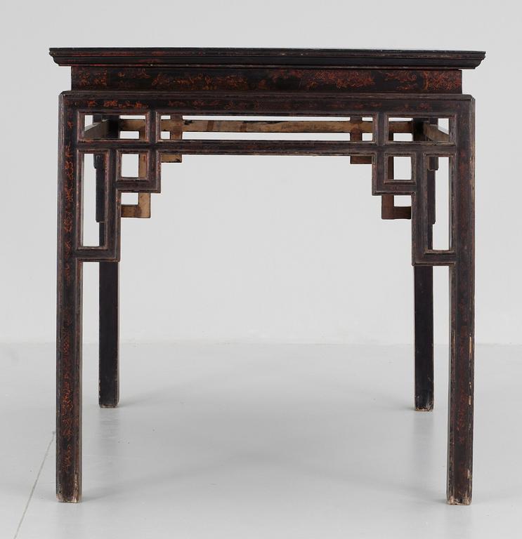 A South Asien 19th/20th cent table.