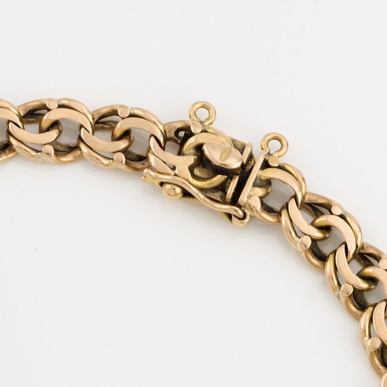 Bracelet, 18K gold, Bismarck link.