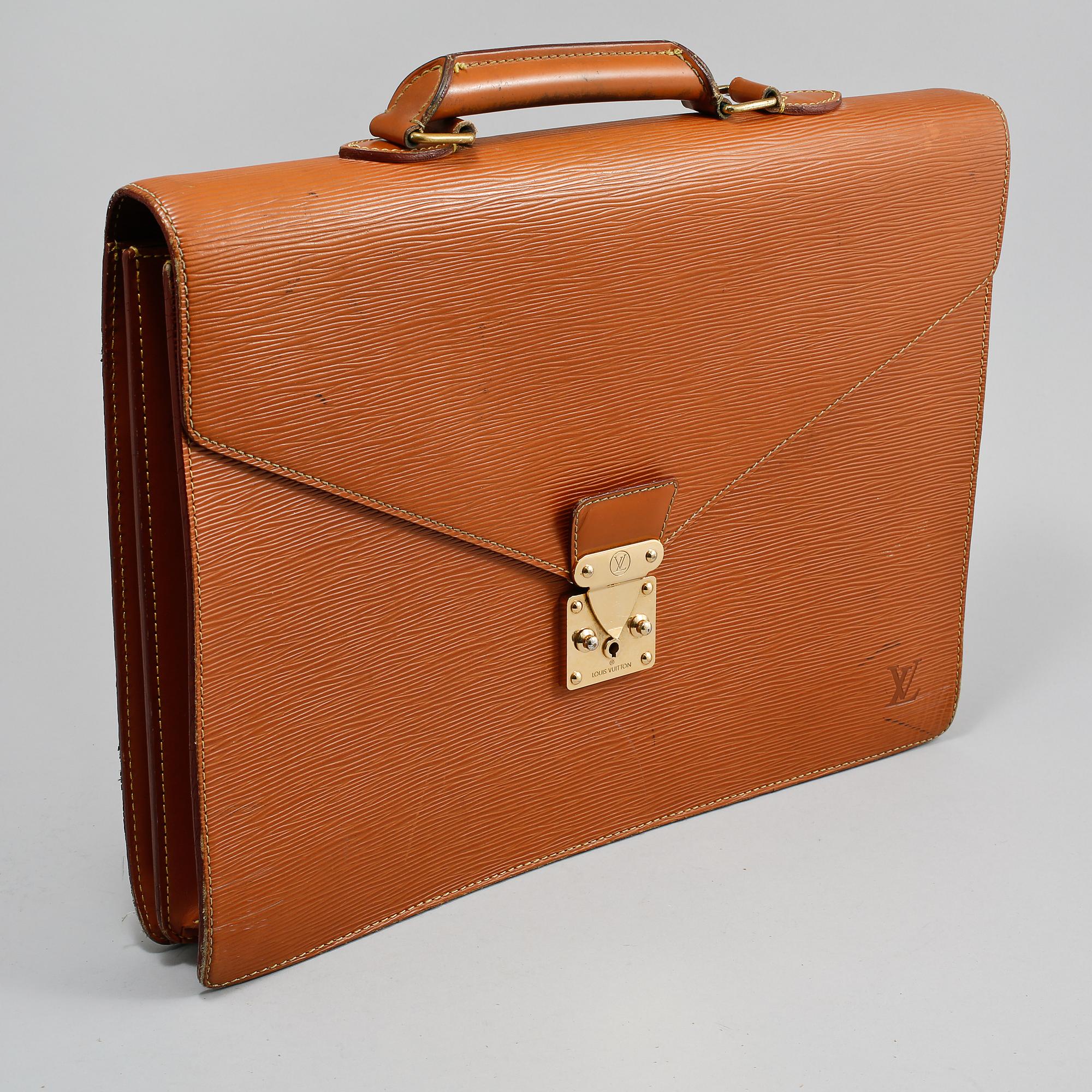 PORTFÖLJ, "Serviette conseiller ambassadeure Epi", Louis Vuitton, Paris, Frankrike.