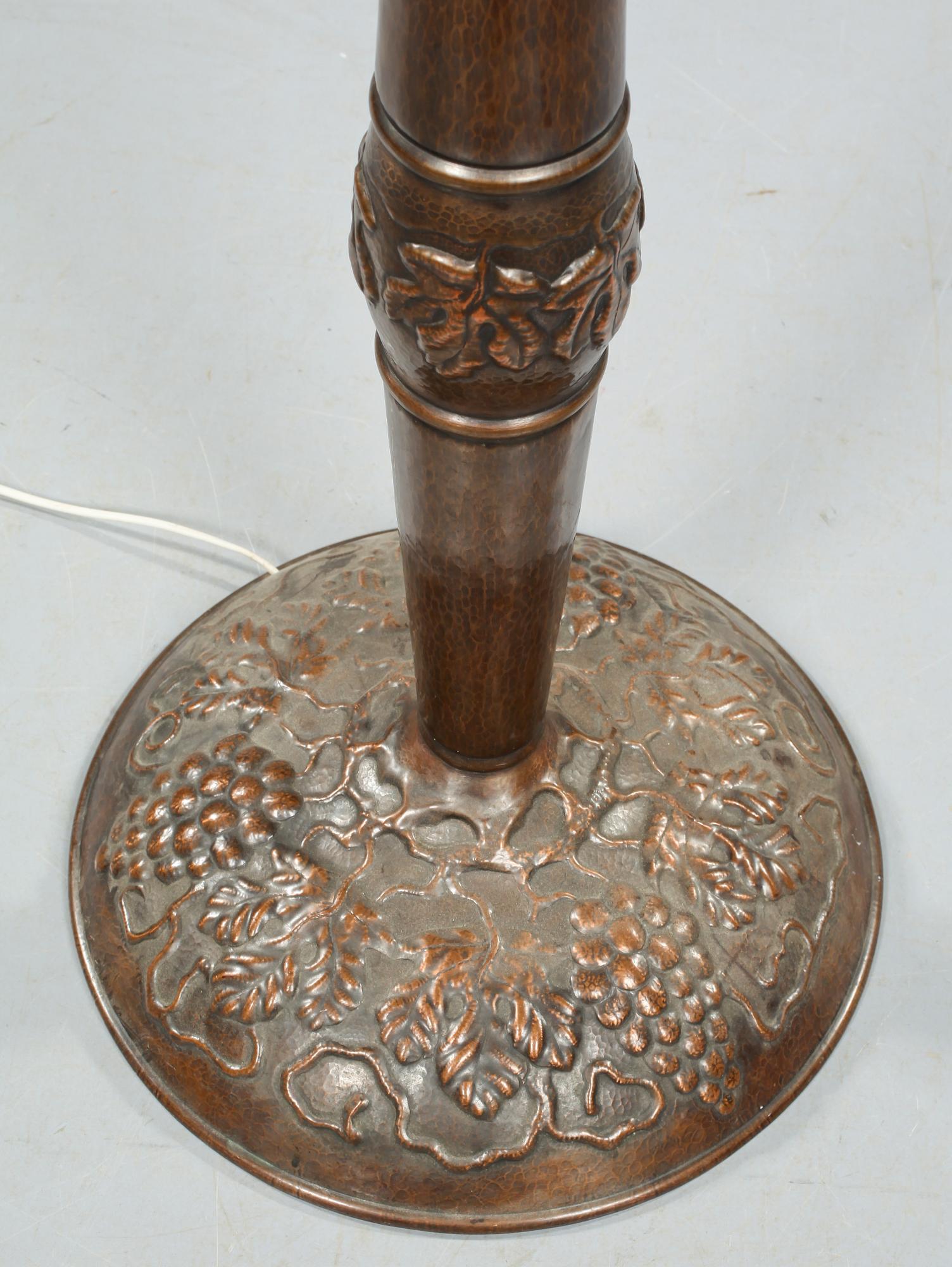 GOLVLAMPA, jugend, 1900-talets första del.