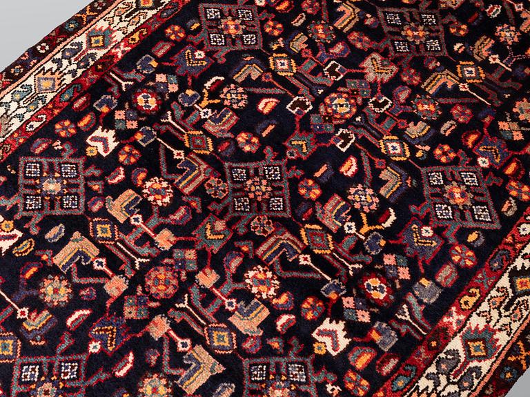 Gallerimatta, Hamadan, ca 529 x 112 cm.