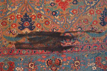 Matto, a semi-antique Yazd probably, ca 409-420 x 325,5-333,5 cm.