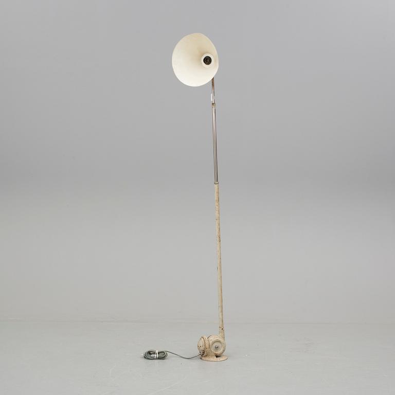 INDUSTRILAMPA, "Triplex-pendel", Johan Petter Johansson, ASEA, omkring 1900-talets mitt. Formgiven 1928.