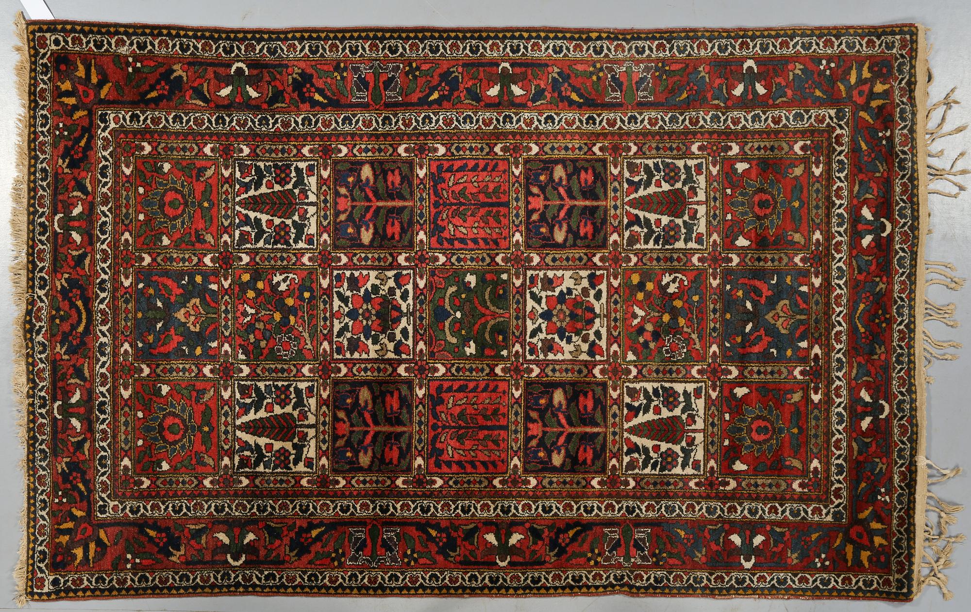MATTA, orientalisk, old/semiantik. 209 x 138 cm.