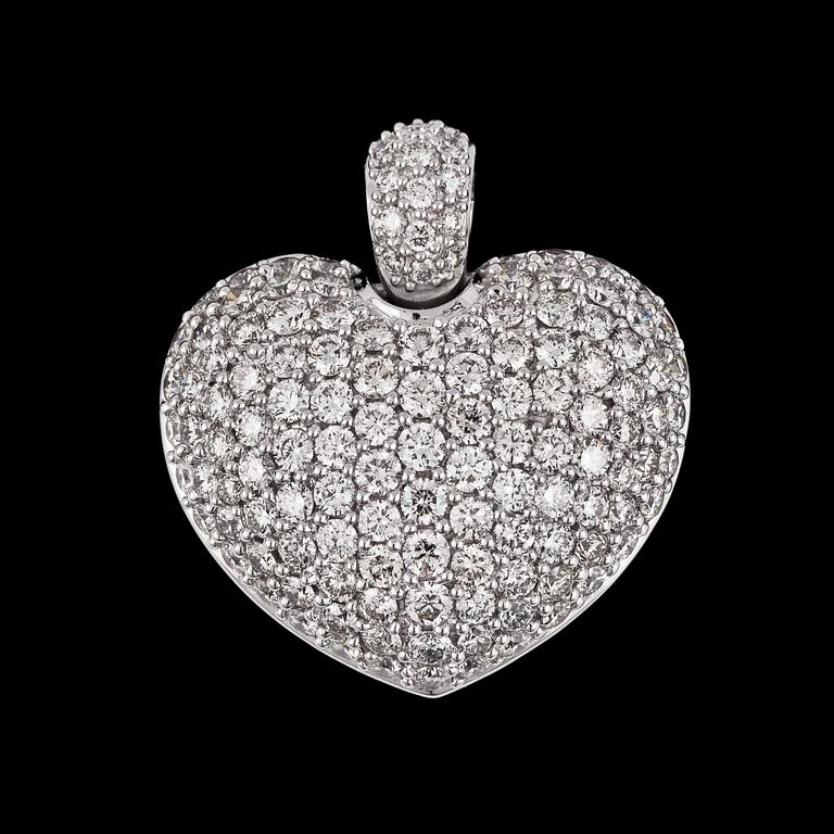 A brilliant cut diamond heart pendant, tot. 3.02 cts.