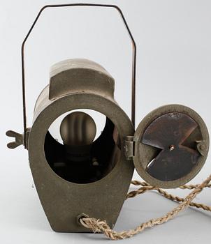 TEATERLAMPOR, ett par, 1900-talets första hälft.