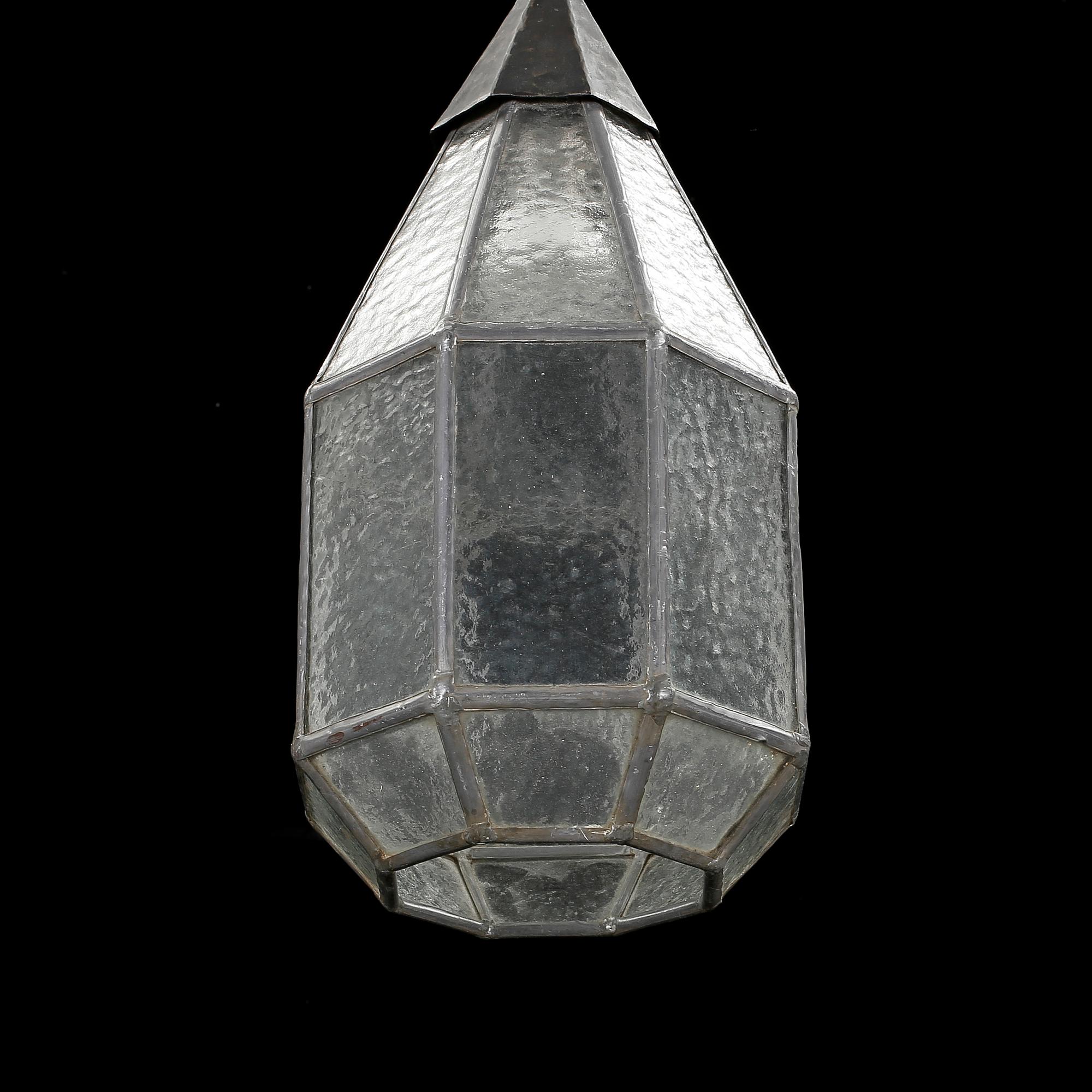 TAKLAMPA, 1900-talets början. Höjd 72 cm.