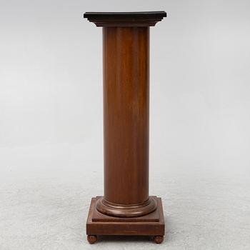 Pedestal, column-shaped, first half of the 20th Century.
