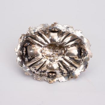 FAT, silver, S:t Petersburg 1837. Vikt 275 g.
