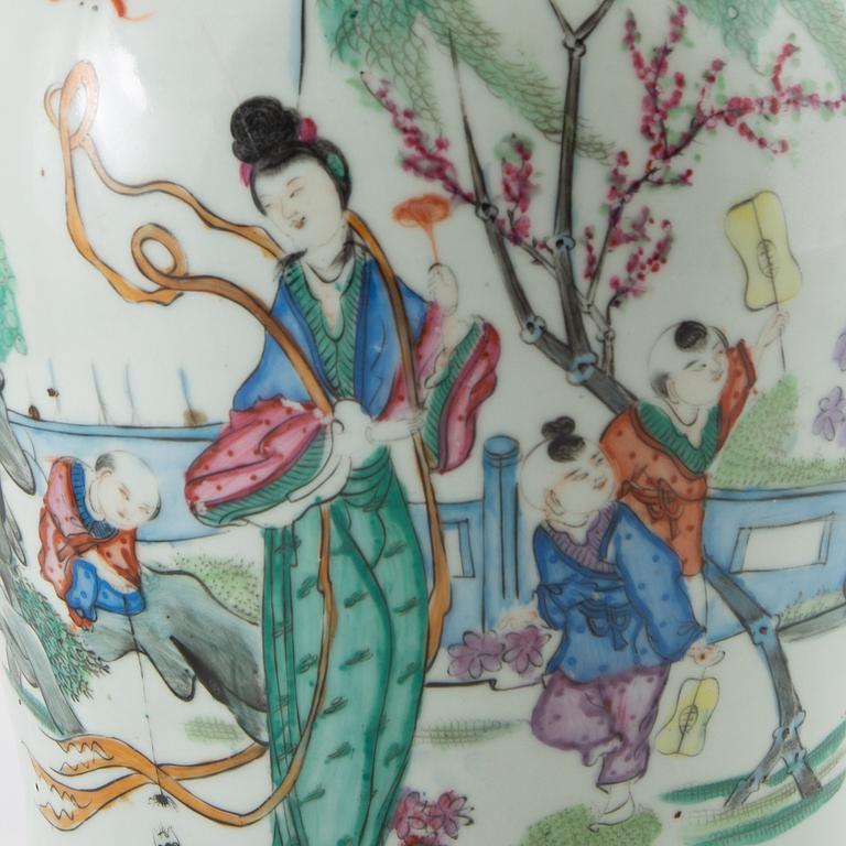 Lockurna Kina 1900-tal porslin.