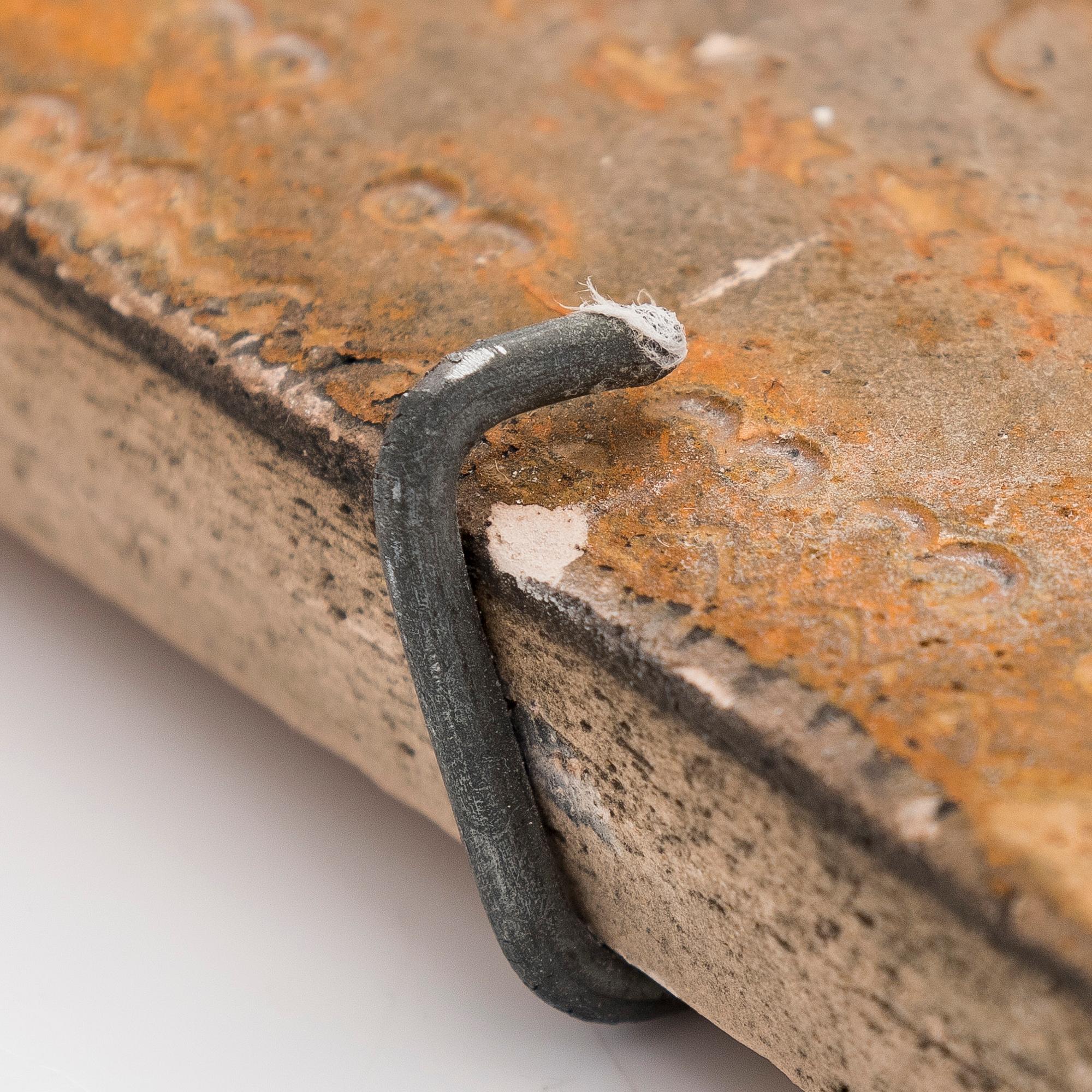 Rut Bryk, Relief, kivitavara, signeerattu BRYK.