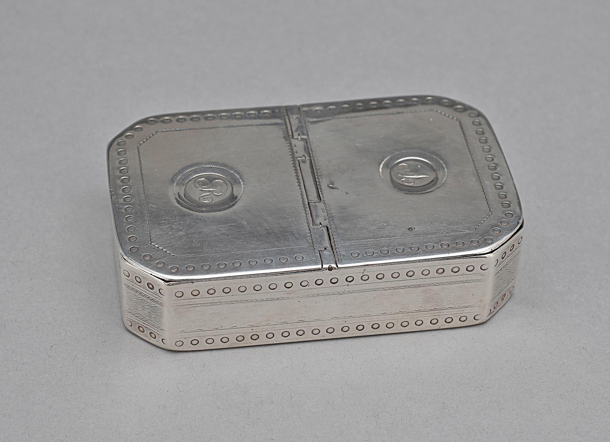 DOSA, silver, London, England, 1796. Vikt ca 87 gram.