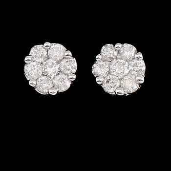 ÖRHÄNGEN, 1 par, 18 k vitguld, 14 briljantslipade diamanter tot 0.26 ct.
