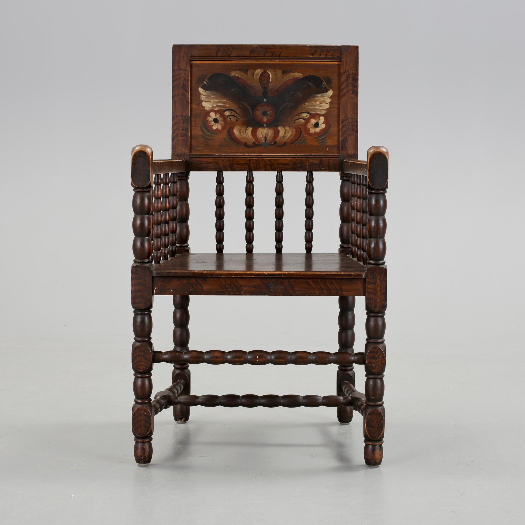 KARMSTOL, omkring 1900. Renässansstil.