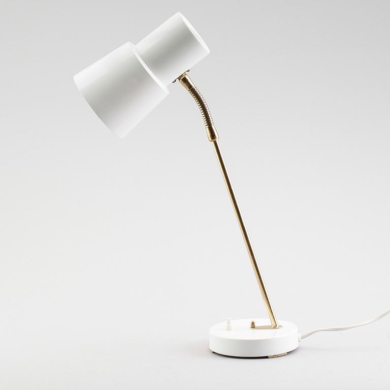 VÄGGLAMPOR, 1 par samt BORDSLAMPA, 1900-talets andra hälft.