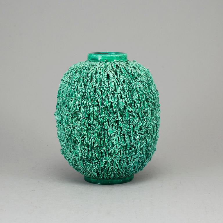 GUNNAR NYLUND, chamotte stoneware vase 'Igelkott', Rörstrand.