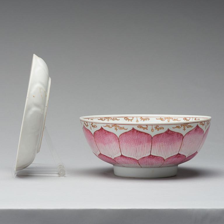 SKÅL samt FAT, kompaniporslin. Qingdynastin, Qianlong (1736-95).