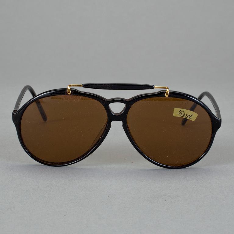 SOLGLASÖGON, Persol.