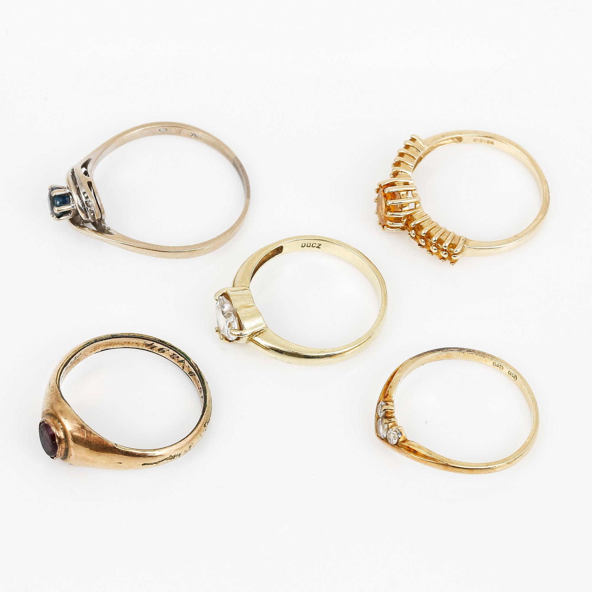 RINGAR, 5 st, olika guldhalter med bl at diamanter, citriner, syntetisk safir och cubic zirconia. Tot vikt ca 11,43 g.