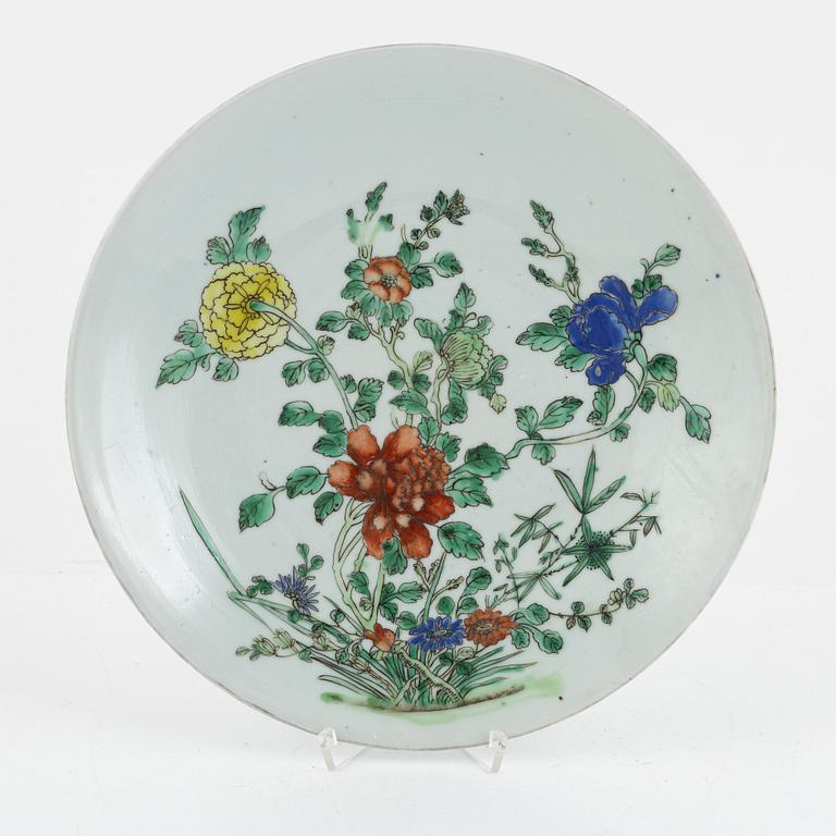 A Chinese porcelain dish, 20th century.