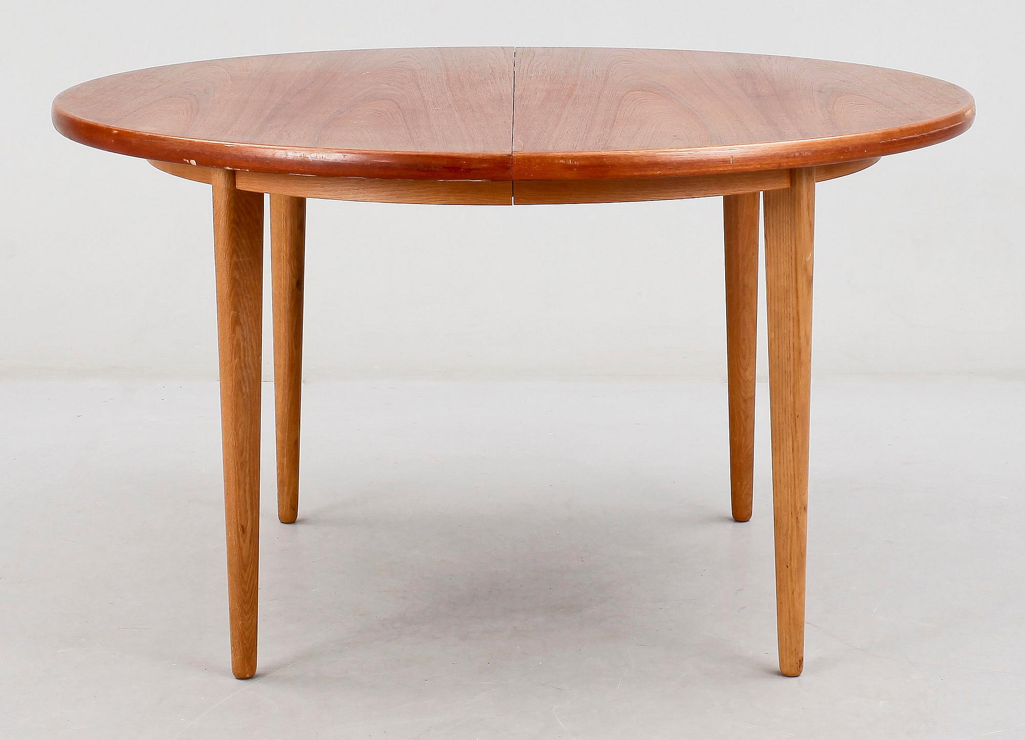 STOLAR, 8 st samt BORD, Karl-Erik Ekselius, JOC Möbler, Vetlanda, 1900-talets mitt.