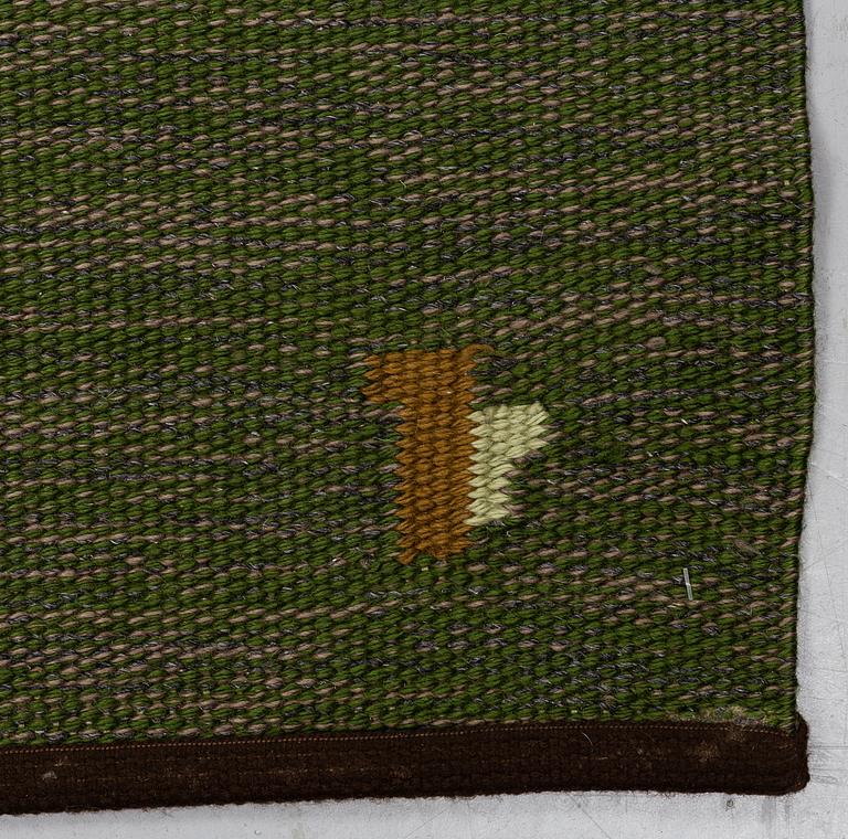 ERIK LUNDBERG, A CARPET, "Korall", flat weave, ca 199 x 138-140 cm, signed V.