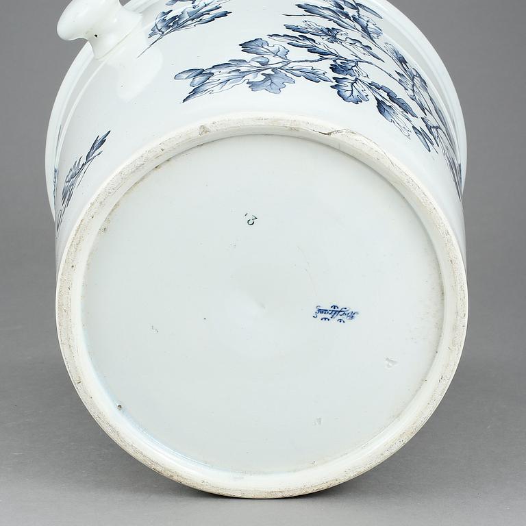VINKYLARE/TOALETTHINK, flintgods. Rörstrand, sent 1800-tal.