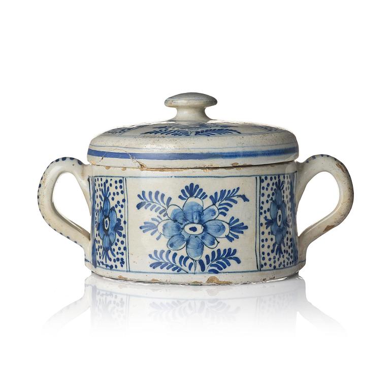 A Swedish Rörstrand butter tureen with cover, 18th century.