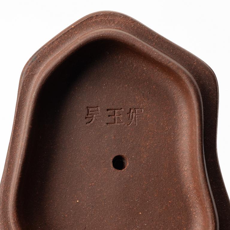 A Chinese polychrome yixing teapot, 1980s.