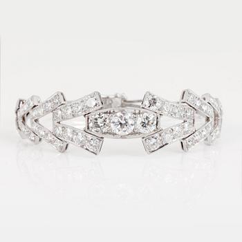 852. A BRACELET set with round brilliant-cut diamonds.