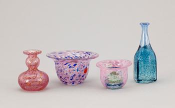 MINIATYRER, 4 st, glas, Ulrica Hydman-Vallien, samt Bertil Vallien, Boda, sign o numr.