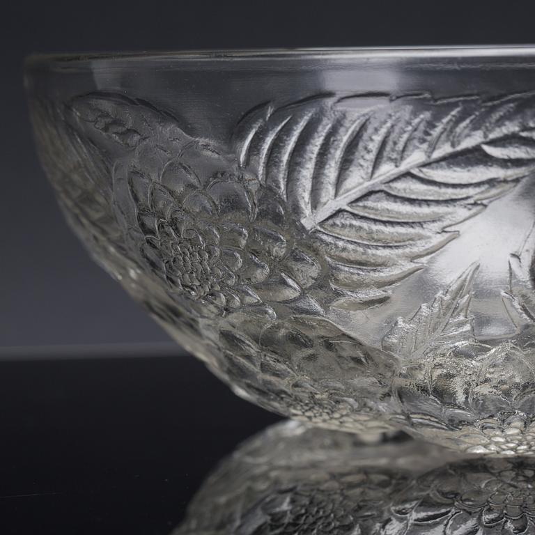 RENE LALIQUE, skål, glas, märkt R. Lalique och otydligt numrerad.
