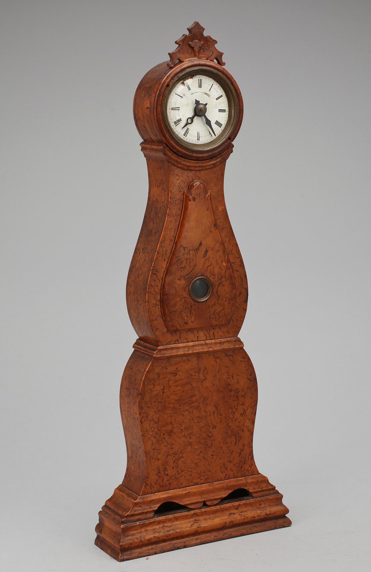 BORDSUR, omrking sekelskiftet 1900.