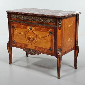 BYRÅ, gustaviansk stil, 1900-talets andra hälft.