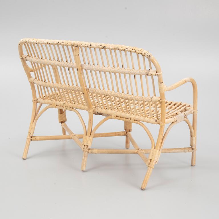 Möbelgrupp av bambu, 6 delar, 1900-tal.