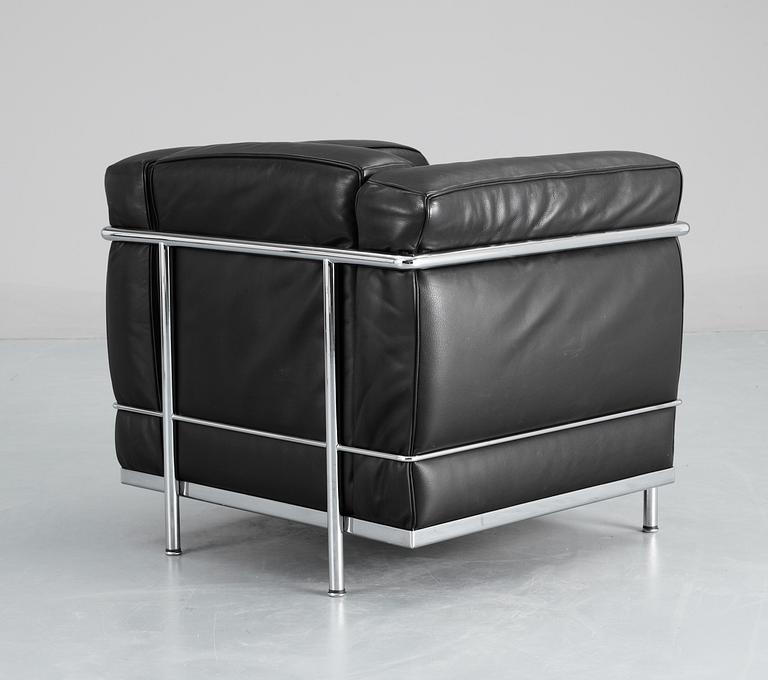 LE CORBUSIER, fåtöljer, ett par, "LC 2", Cassina, Italien.