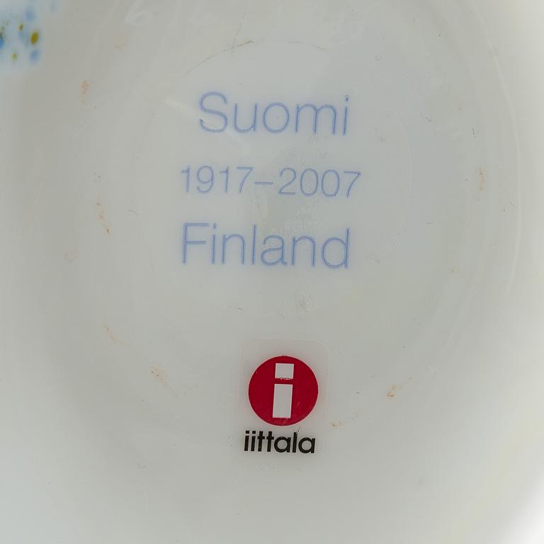 Oiva Toikka, An anniversary bird 2007, 'Dove', signed O. Toikka Nuutajärvi 616/1917.