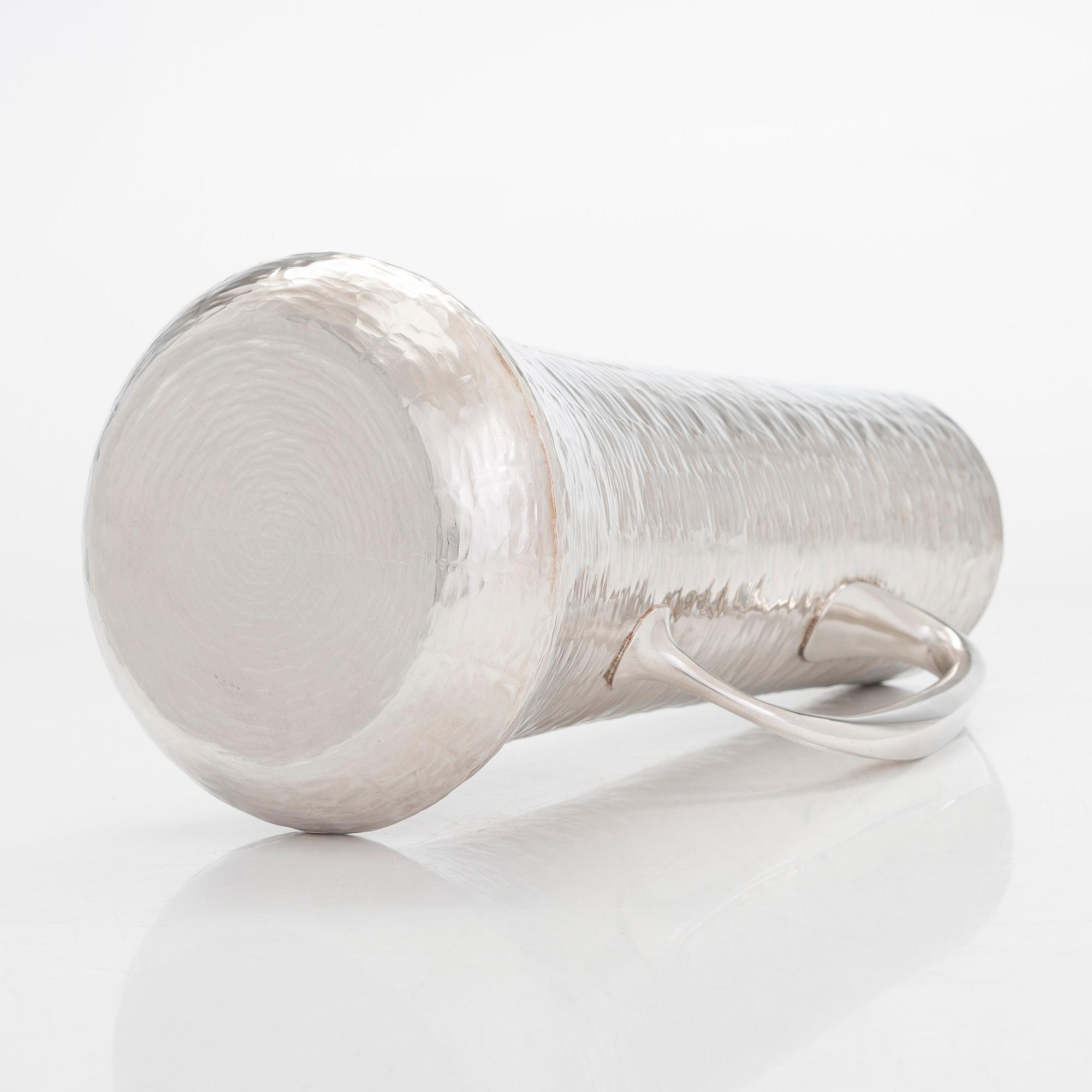 Tapio Wirkkala, tillbringare och bägare, 12 st, silver, Kultakeskus, Tavastehus 1975-76.