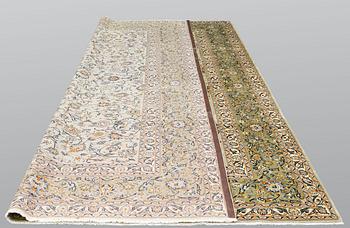 A carpet, Kashan, ca 396 x 314 cm.