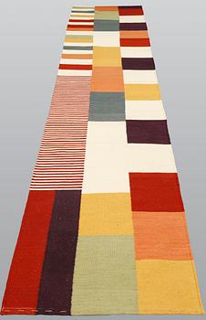A Kilim runner, modern design, approx. 442 x 78 cm.