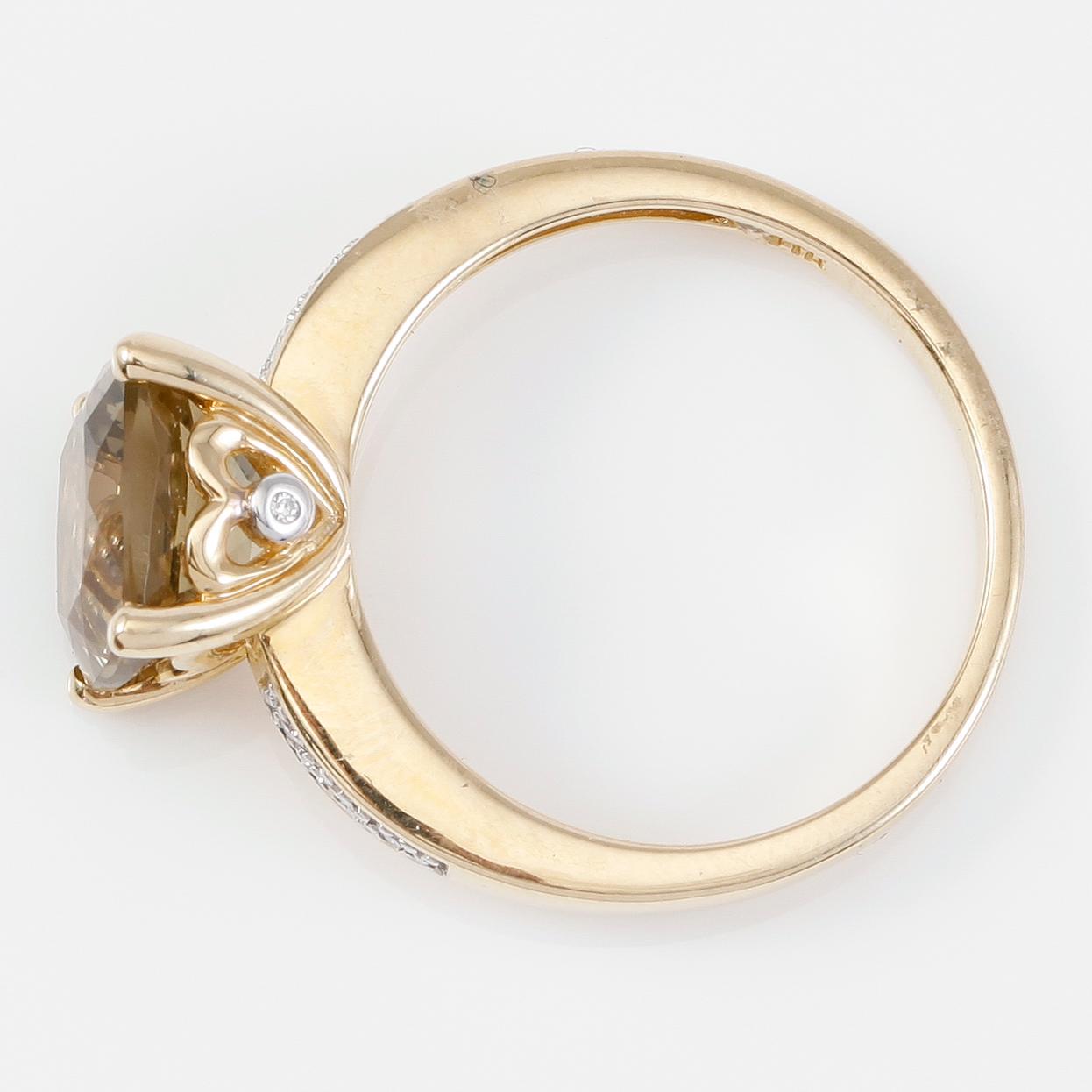 RING, 14K guld, mindre diamanter och kvarts.