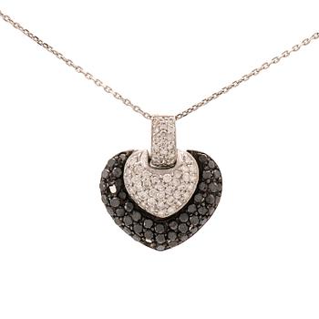 A 14K white gold necklace with brilliant cut diamonds.