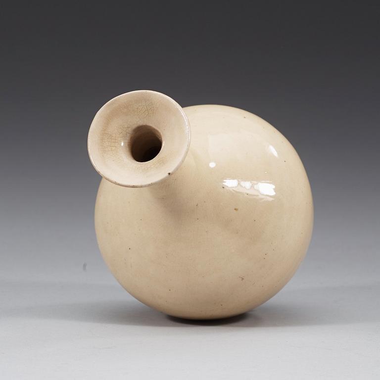 A white glazed vase, Song dynasty (960-1279).