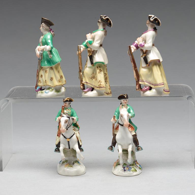 MINIATYR FIGURINER, fem stycken, porslin. Meissen, 1900-tal.