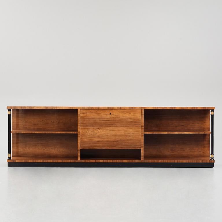 Axel Einar Hjorth, sideboard, variant av modell "Borgen", Nordiska Kompaniet 1930-tal, Swedish Grace.